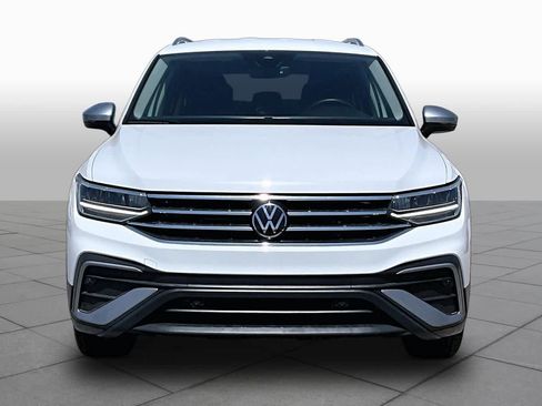 Used 2024 Volkswagen Tiguan SE FWD image 4