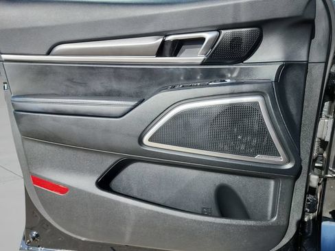 Certified 2024 Kia Telluride LX FWD image 30