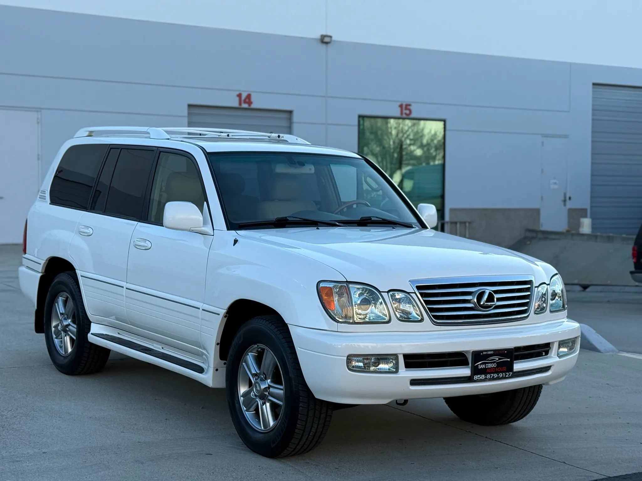 Used 2006 Lexus LX 470 4WD w/ Preferred Accessory Pkg image 15