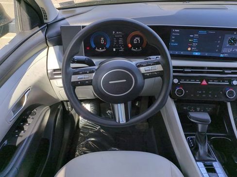 Used 2025 Hyundai Tucson SEL image 16