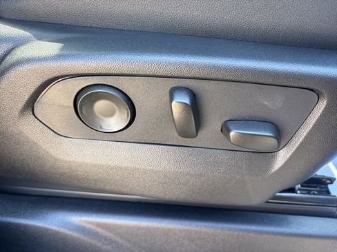 Used 2024 Chevrolet Tahoe High Country w/ Premium Package image 16