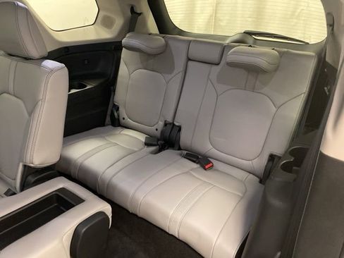 Certified 2025 Honda Pilot Touring image 23