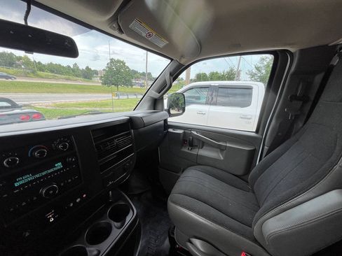 Used 2021 GMC Savana 2500 w/ Driver Convenience Package RWD image 19