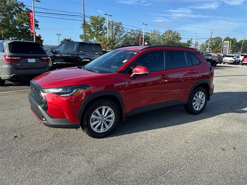 Certified 2024 Toyota Corolla Cross LE image 7