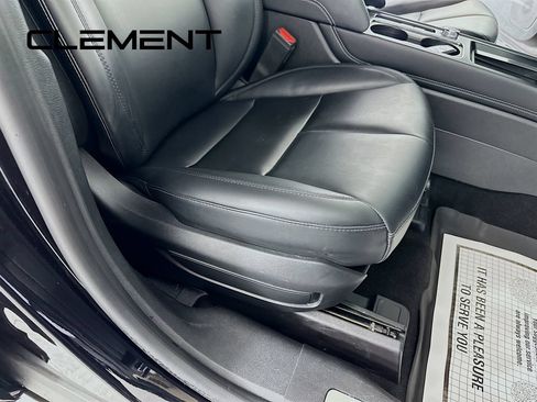 Used 2025 Lincoln Corsair AWD image 31