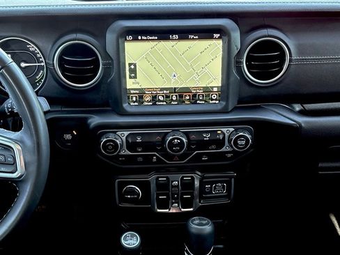 Used 2022 Jeep Wrangler Unlimited Sahara image 11