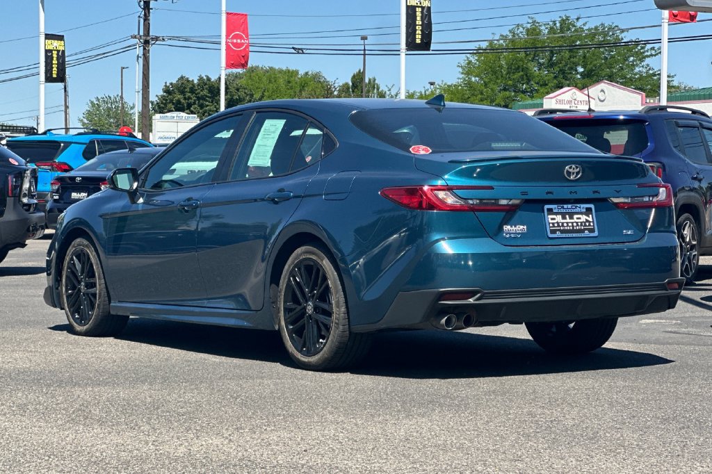 Used 2025 Toyota Camry SE FWD image 9