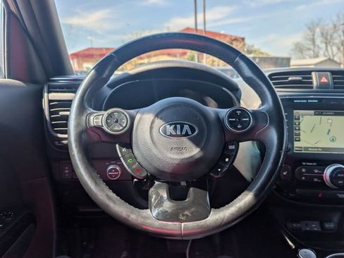 Used 2017 Kia Soul + FWD image 10