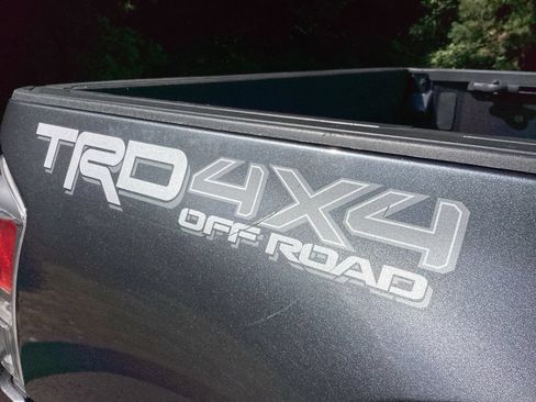 Certified 2023 Toyota Tacoma TRD Off-Road w/ Technology Package AWD/4WD image 6