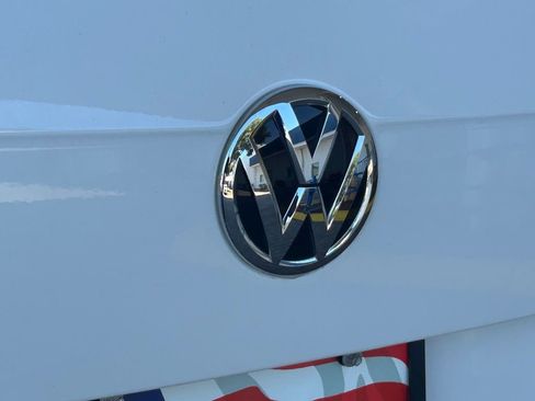 Used 2021 Volkswagen Tiguan SE R-Line image 21