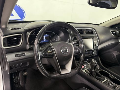 Used 2017 Nissan Maxima 3.5 SL w/ Interior Lighting Package image 17