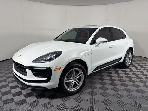 Used 2026 Porsche Macan AWD/4WD image 1