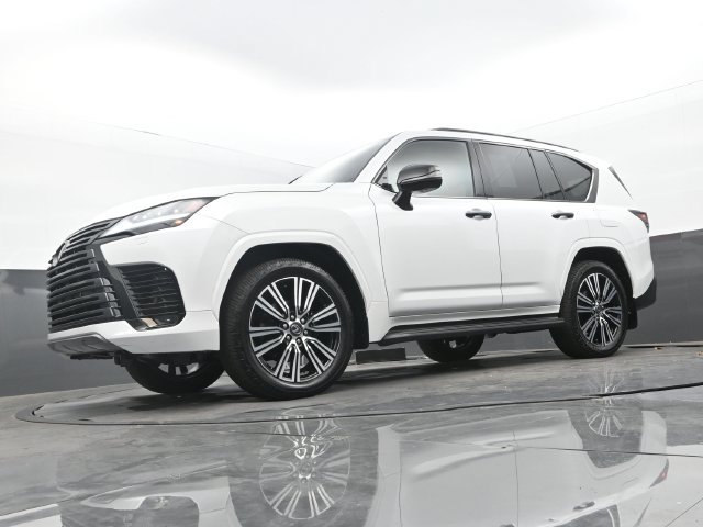 Used 2024 Lexus LX 600 4WD w/ Appearance Package image 26
