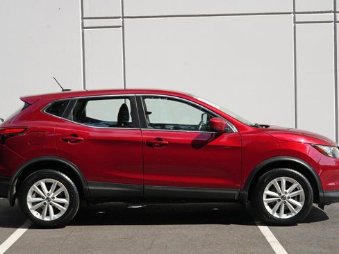 Used 2019 Nissan Rogue Sport S w/ Appearance Package FWD image 46