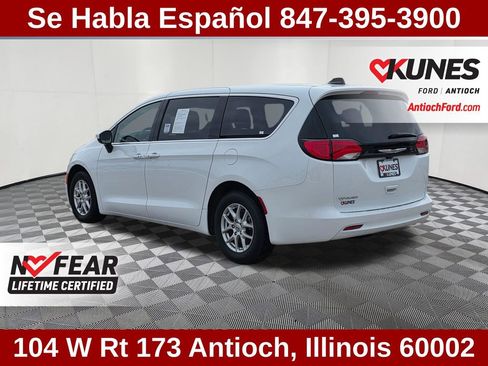 Used 2023 Chrysler Voyager LX image 8
