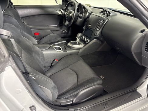 Used 2017 Nissan 370Z Coupe image 15