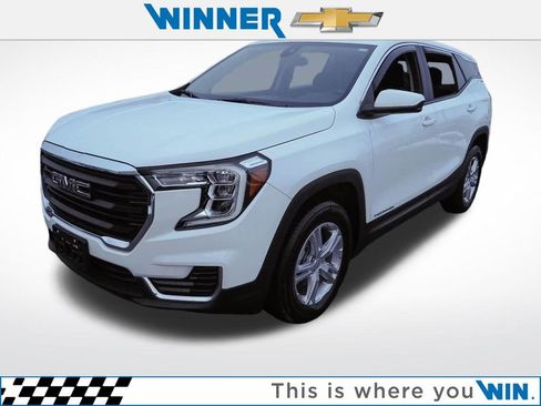 Used 2023 GMC Terrain SLE image 1