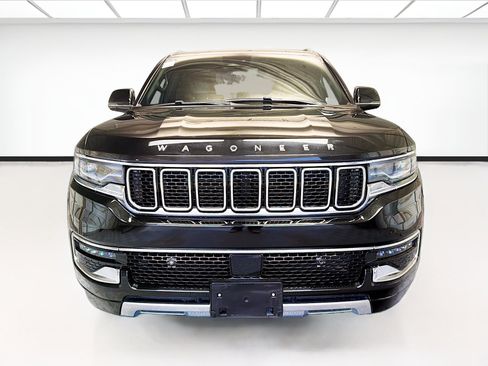 Used 2024 Jeep Wagoneer L Series III w/ Flexible Seating Group AWD/4WD image 2