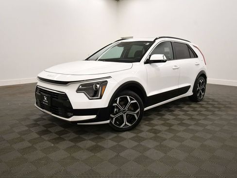 Certified 2025 Kia Niro EX Touring FWD image 2