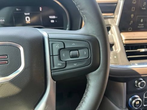 Used 2024 GMC Yukon SLT w/ SLT Luxury Package AWD/4WD image 19