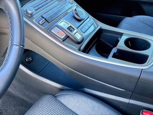 Certified 2023 Hyundai Santa Fe SEL image 28