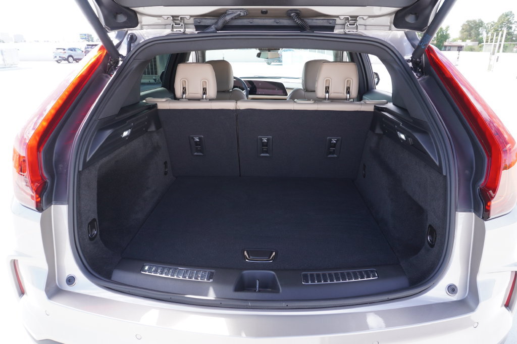 Certified 2025 Cadillac XT4 Premium Luxury FWD image 8