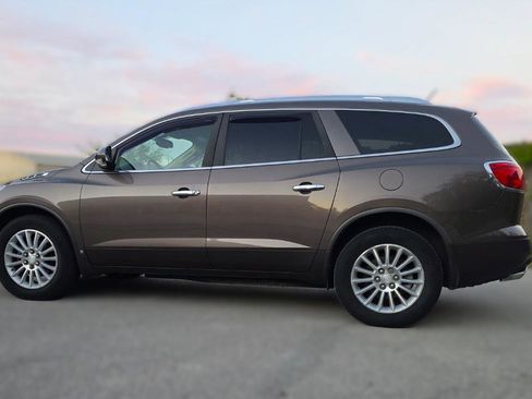 Used 2009 Buick Enclave CXL w/ Entertainment Package #3 image 8