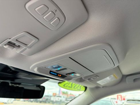 Used 2025 Ford Mustang Mach-E Premium image 27