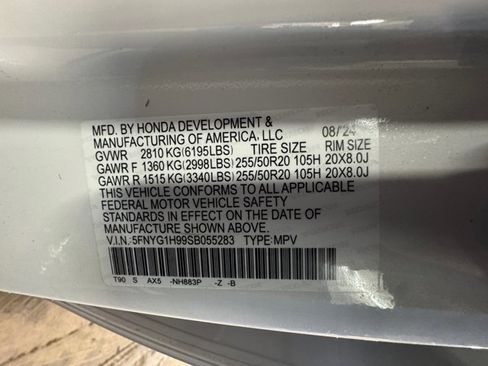 Used 2025 Honda Pilot Black Edition image 31