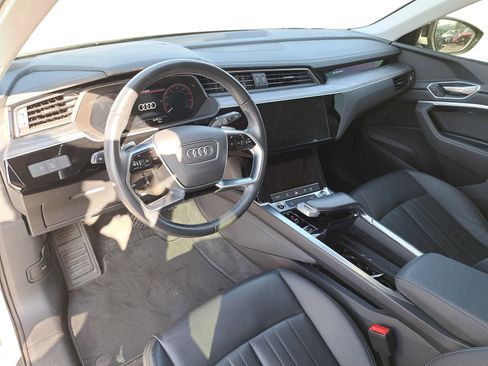 Used 2023 Audi e-tron Premium w/ Convenience Plus Package image 5