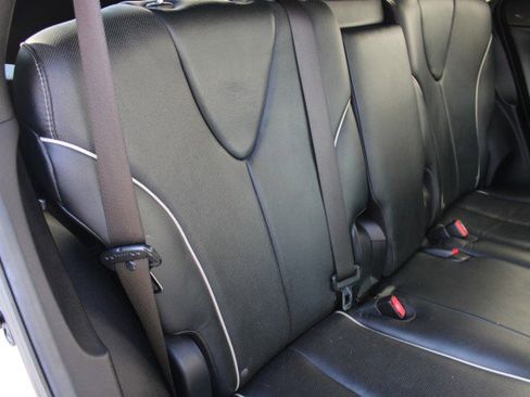 Used 2013 Toyota Venza XLE image 17