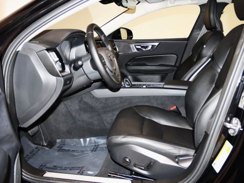 Used 2025 Volvo S60 B5 Core image 34