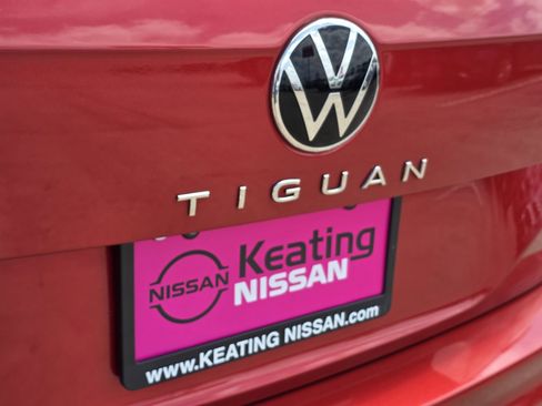 Used 2022 Volkswagen Tiguan SE AWD/4WD image 10