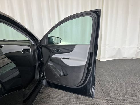 Used 2023 Chevrolet Equinox LS FWD image 17