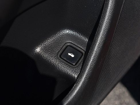 Certified 2018 Honda Accord LX image 9