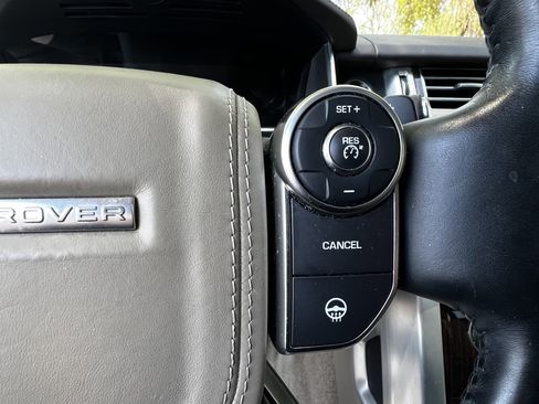 Used 2016 Land Rover Range Rover HSE image 20