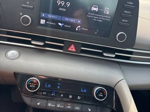 Used 2023 Hyundai Elantra Blue FWD image 13