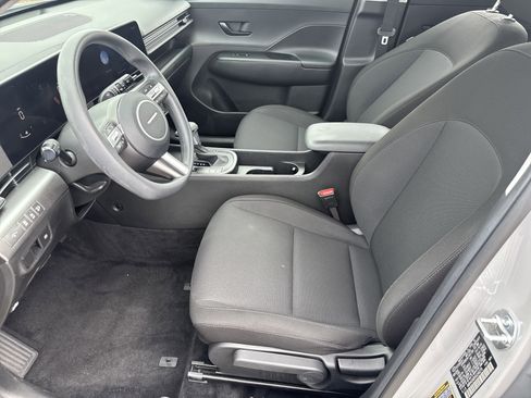 Used 2025 Hyundai Kona SE FWD image 5
