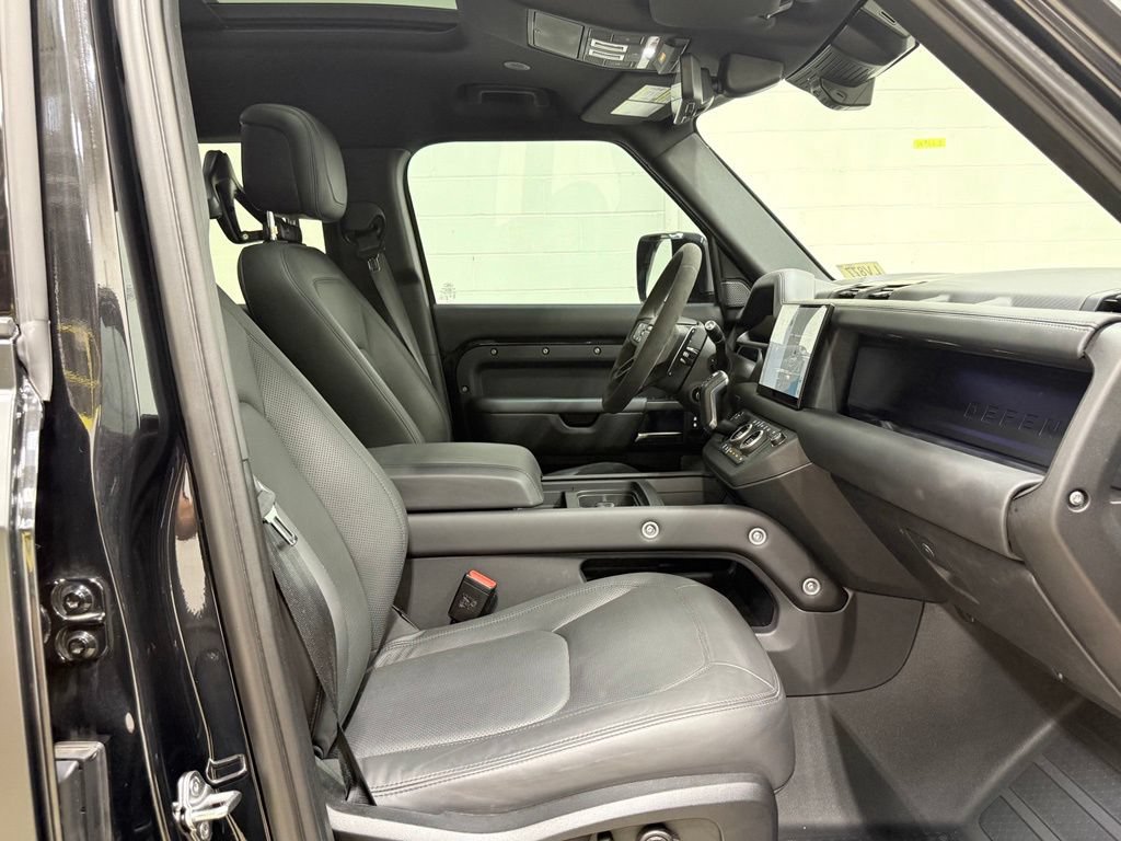 Used 2023 Land Rover Defender 110 V8 AWD/4WD image 42