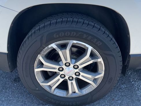 Used 2014 GMC Acadia SLT image 23