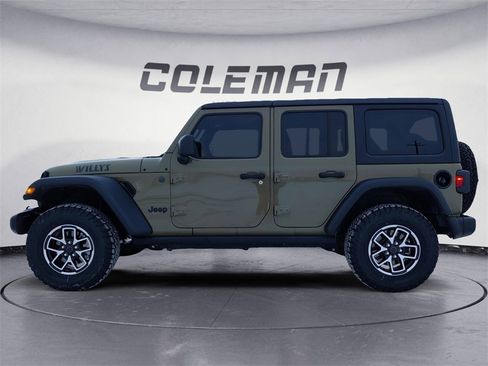 Used 2025 Jeep Wrangler Willys image 2