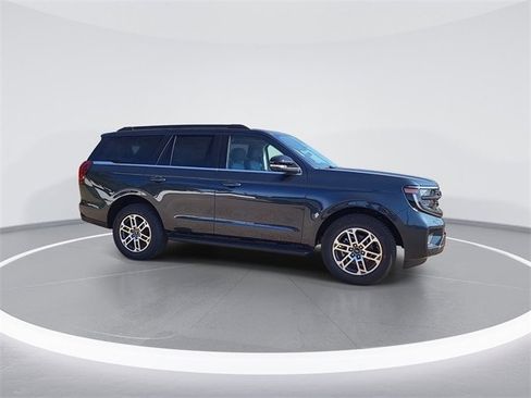 New 2025 Ford Expedition Active image 9