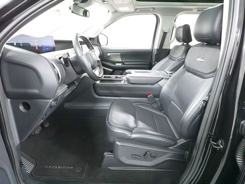 Certified 2025 Ford Expedition Platinum AWD/4WD image 32