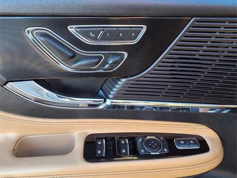 Certified 2022 Lincoln Corsair Reserve w/ Equipment Group 201A image 8