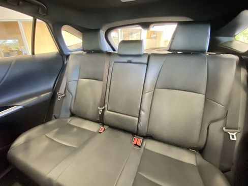 Used 2023 Toyota Venza Limited AWD/4WD image 25