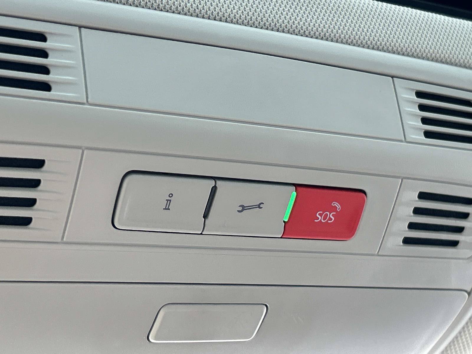 Used 2025 Volkswagen Jetta SEL FWD image 36