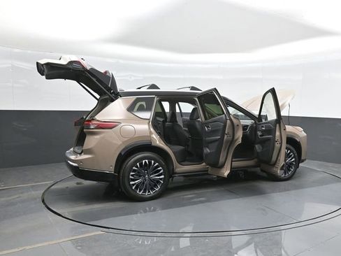 Used 2025 Nissan Rogue Platinum w/ Platinum Premium Package image 49