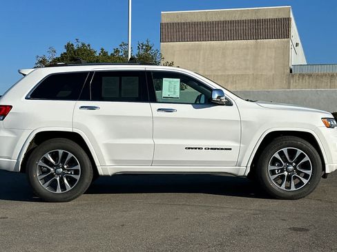 Used 2017 Jeep Grand Cherokee Overland image 6