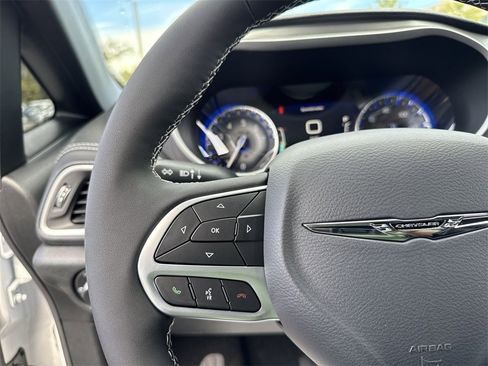 New 2026 Chrysler Pacifica Select image 14