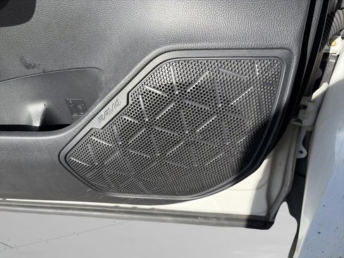 Used 2021 Toyota RAV4 Limited image 27